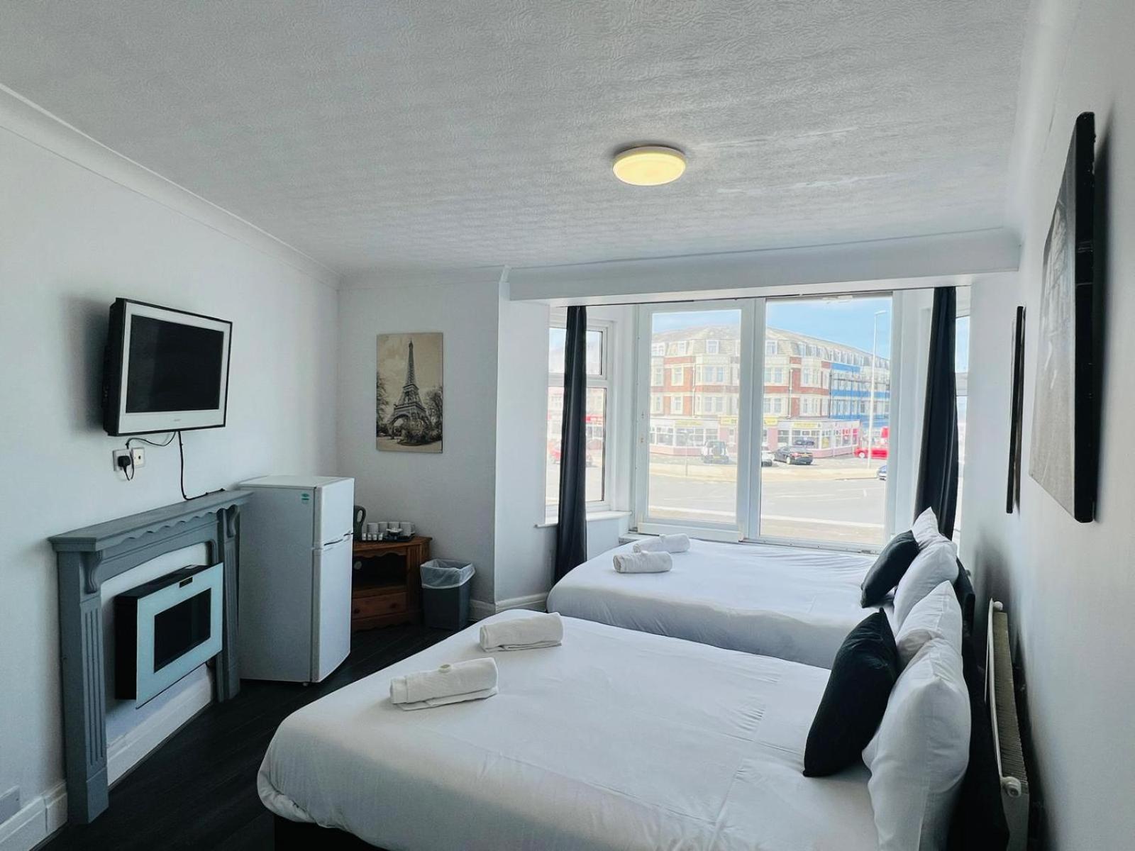 Henson Pleasure 3* Blackpool