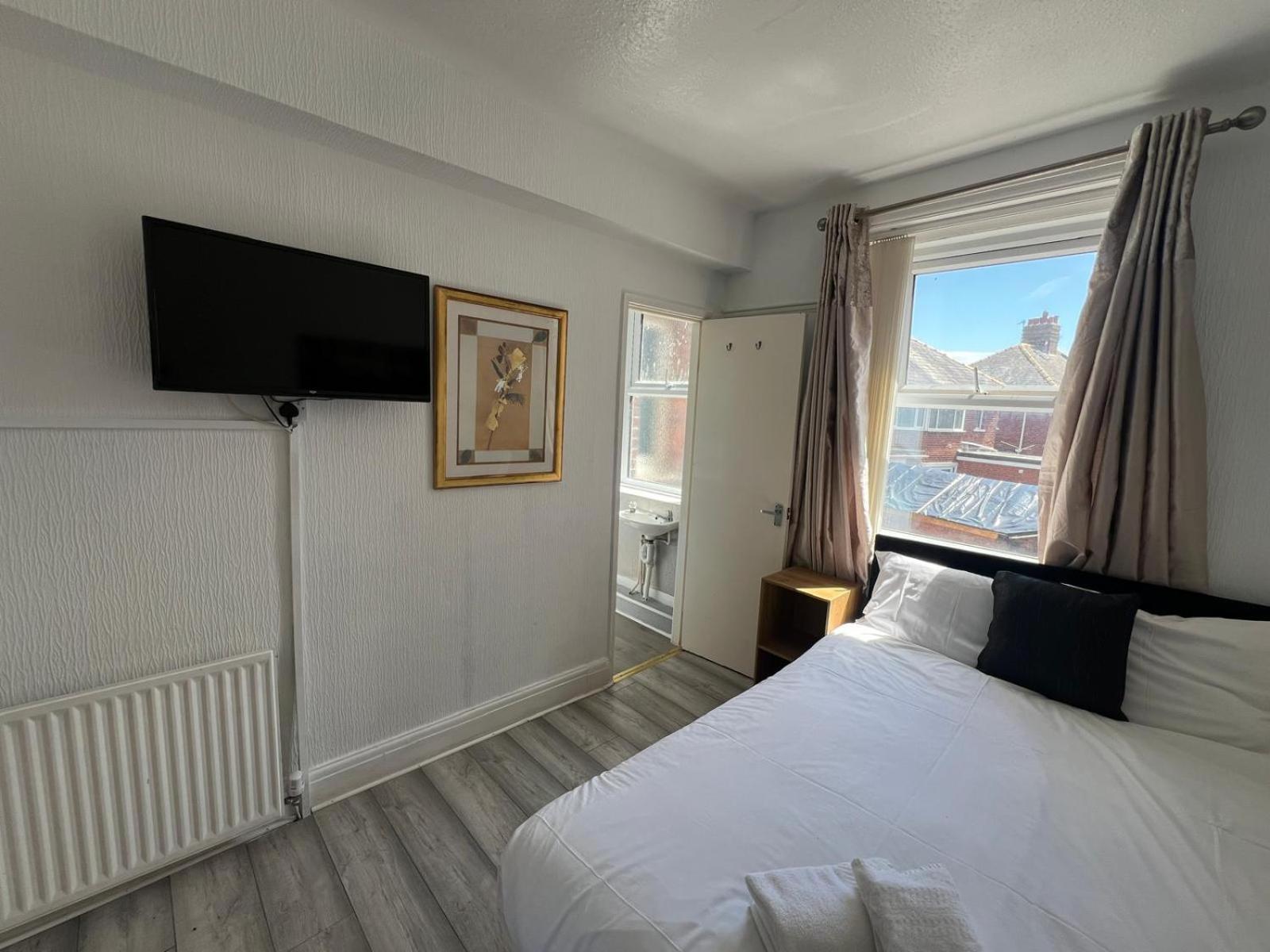 Henson Pleasure 3* Blackpool
