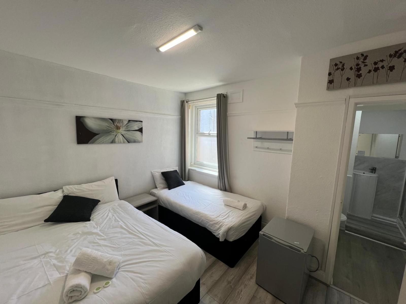 Henson Pleasure 3* Blackpool