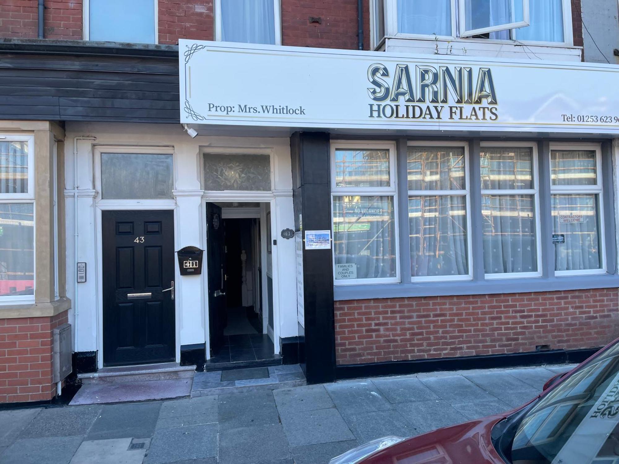 Sarnia Flats 2* Blackpool