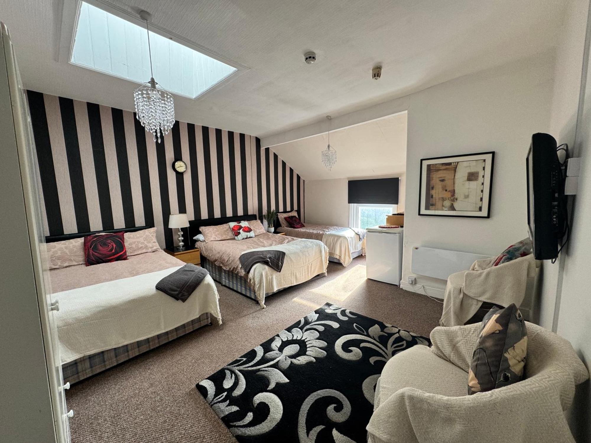 Guest house The Holmlea 3*