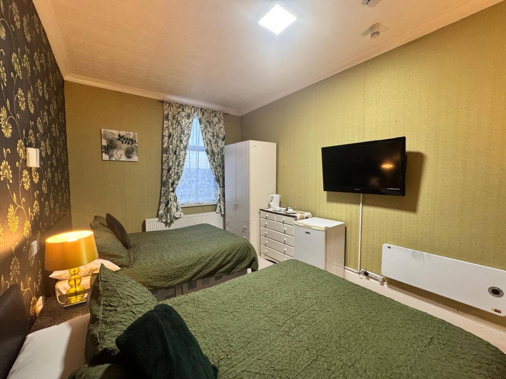 Guest house The Holmlea