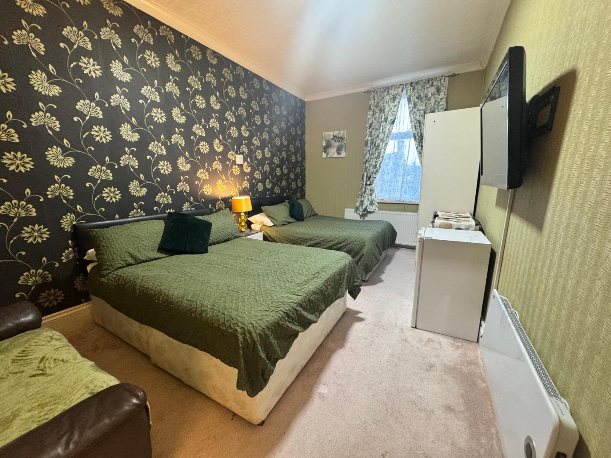 The Holmlea Guest house 3*
