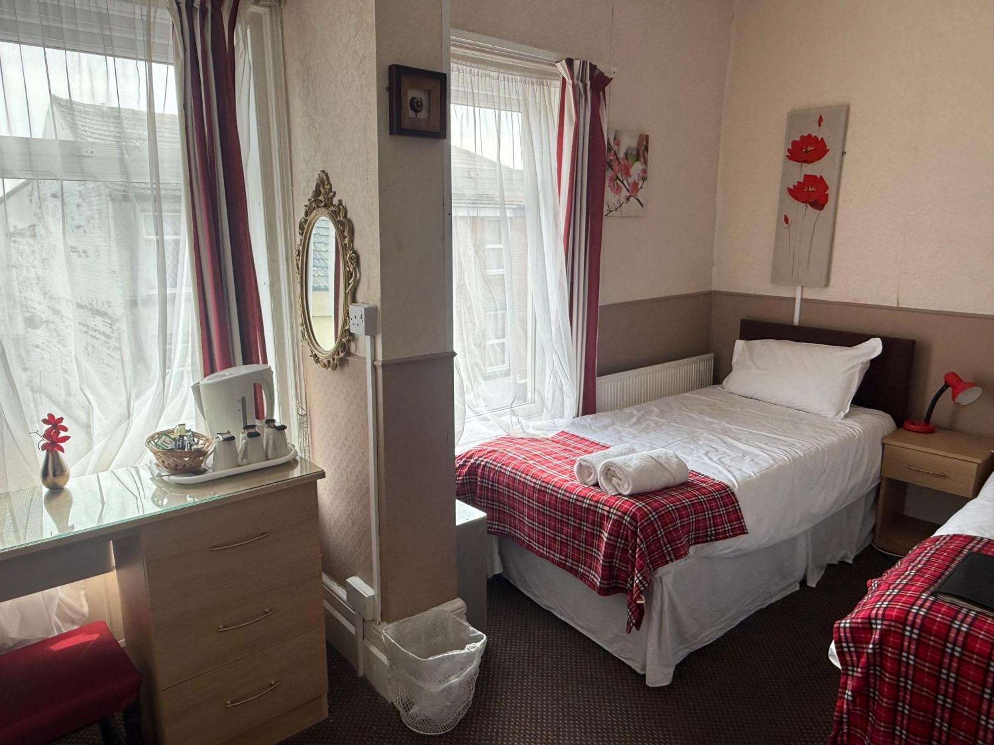 The Aberford Guest house 3*