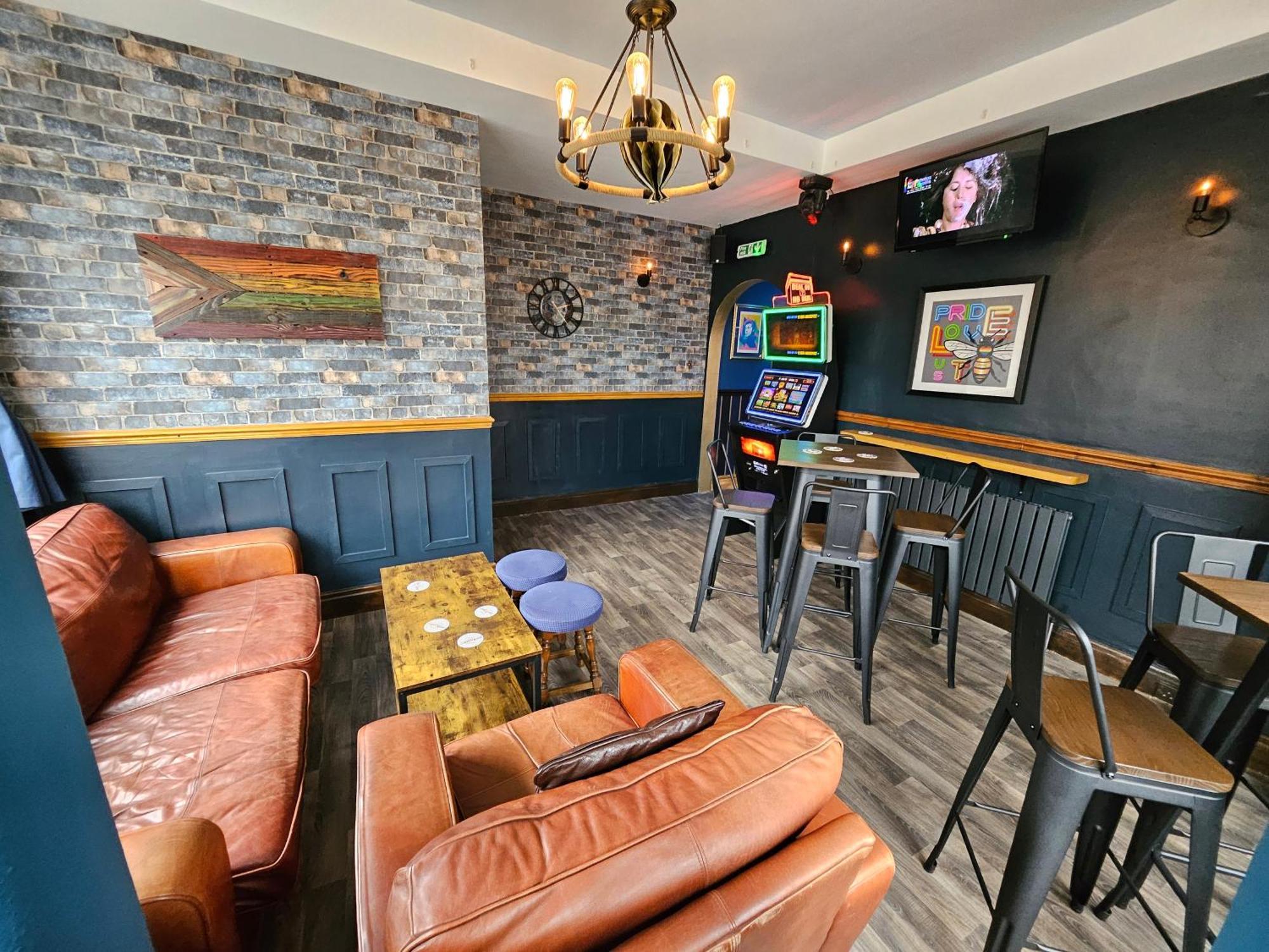 Rendezvous Bar & - Adults Only *