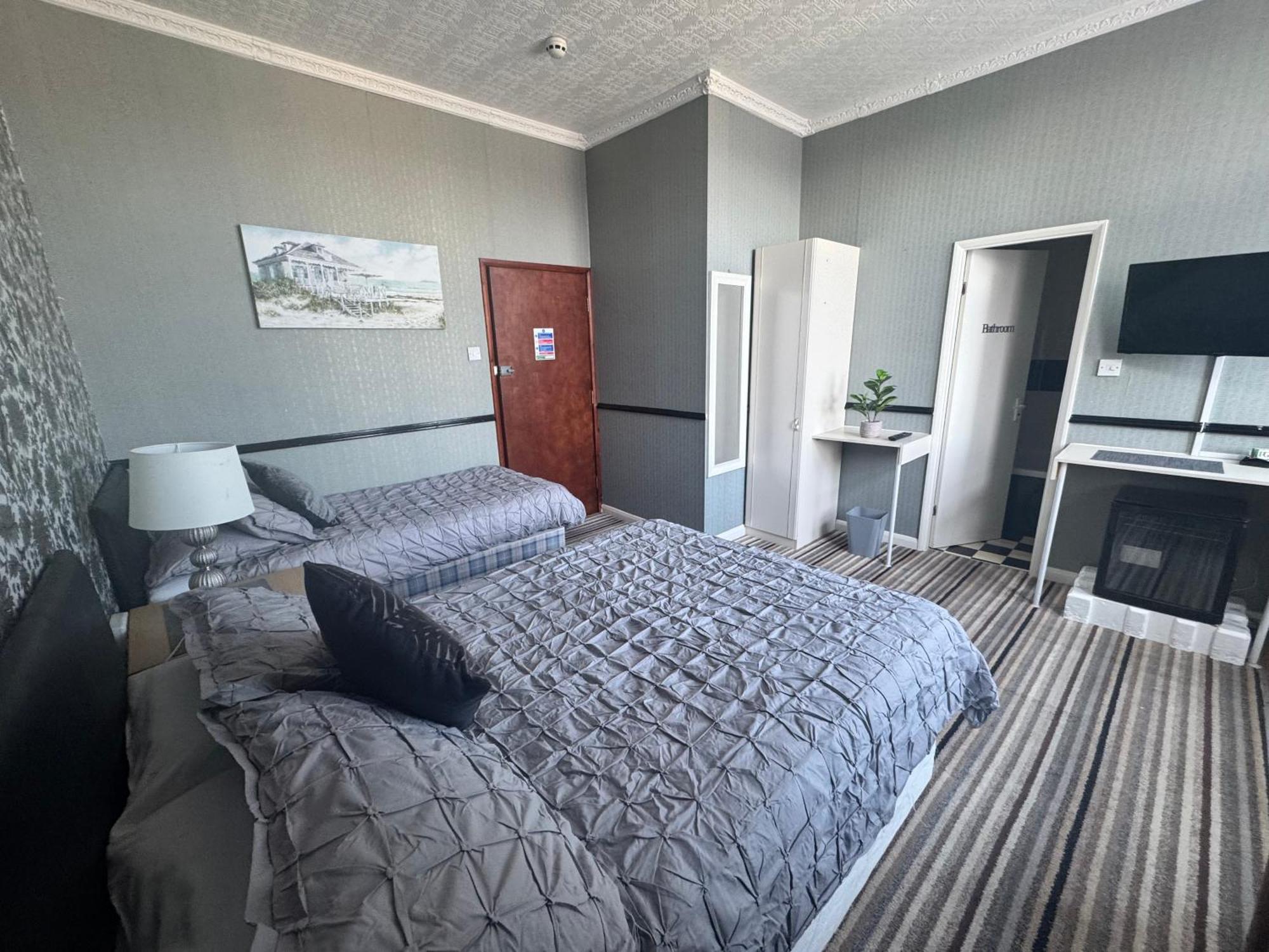 The Holmlea Guest house 3*