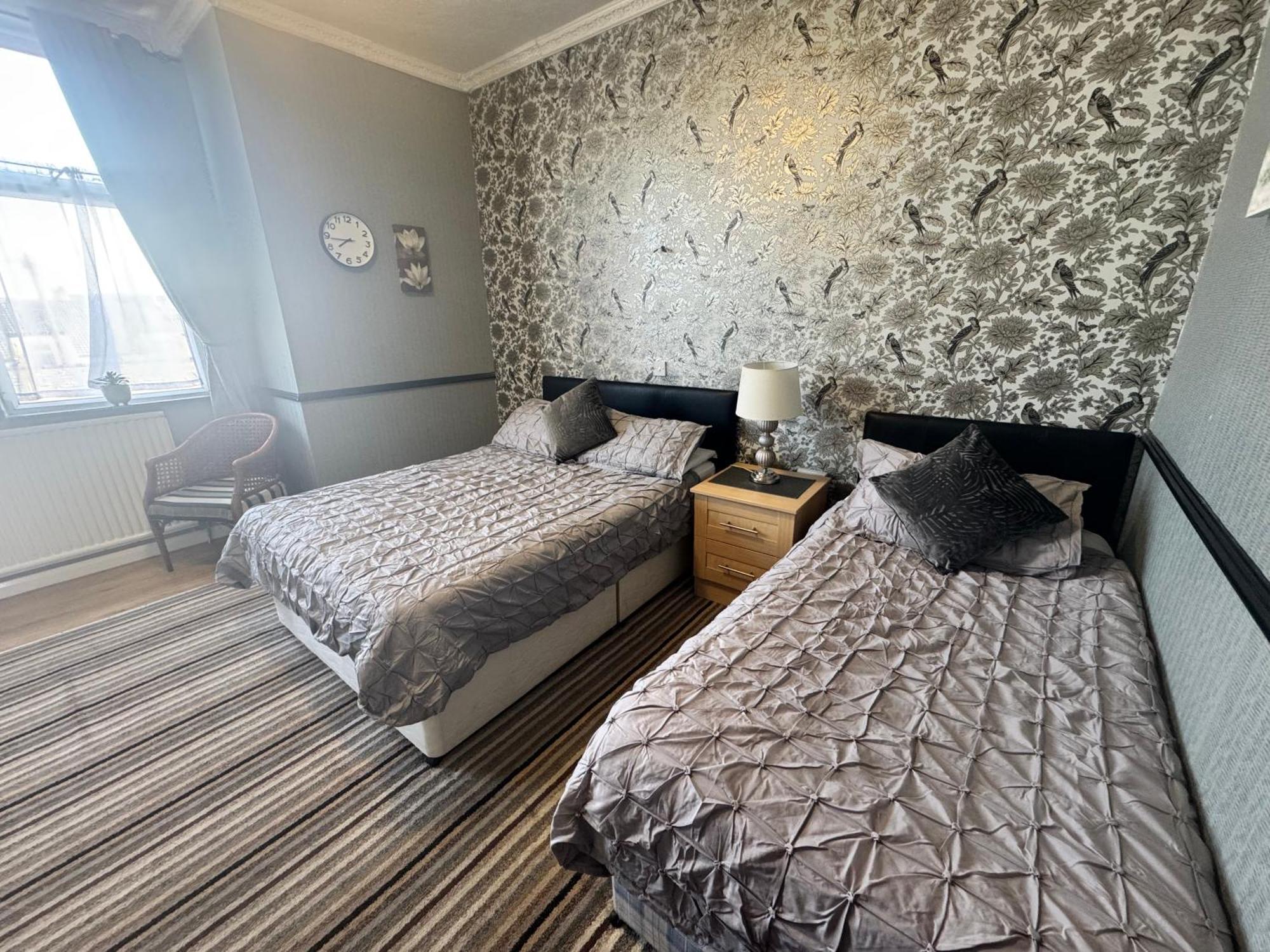 Guest house The Holmlea