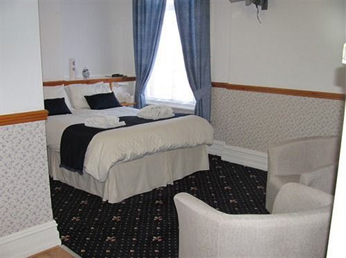 Branston 4*