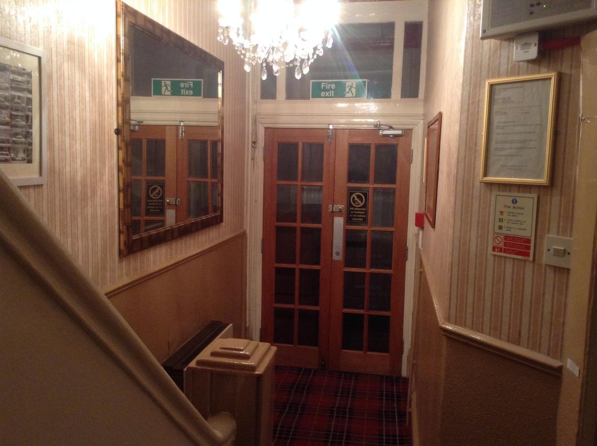 Victoria 2* Blackpool