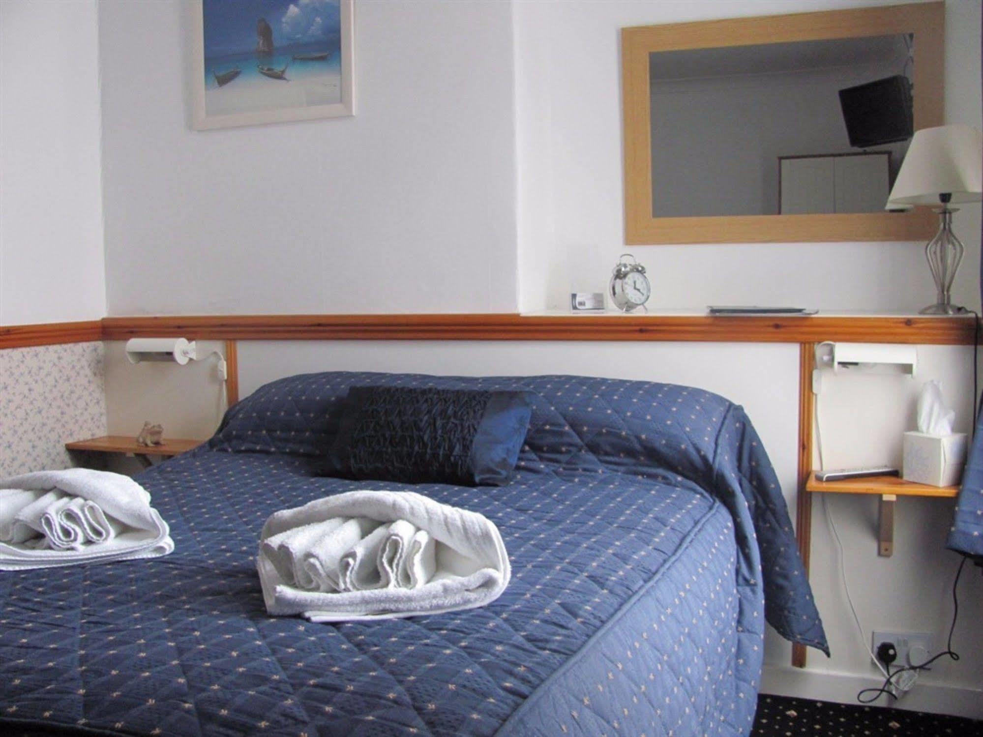 Branston 4* Blackpool