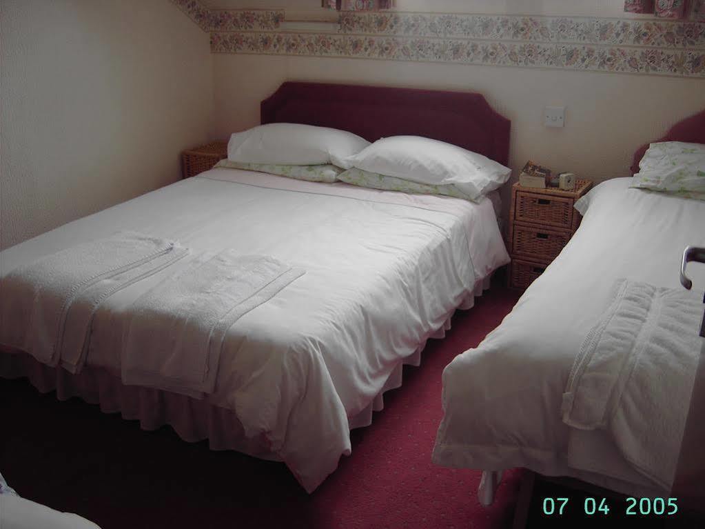 Ash - Hotel Blackpool