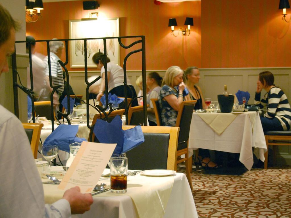 Elgin Hotel 3*