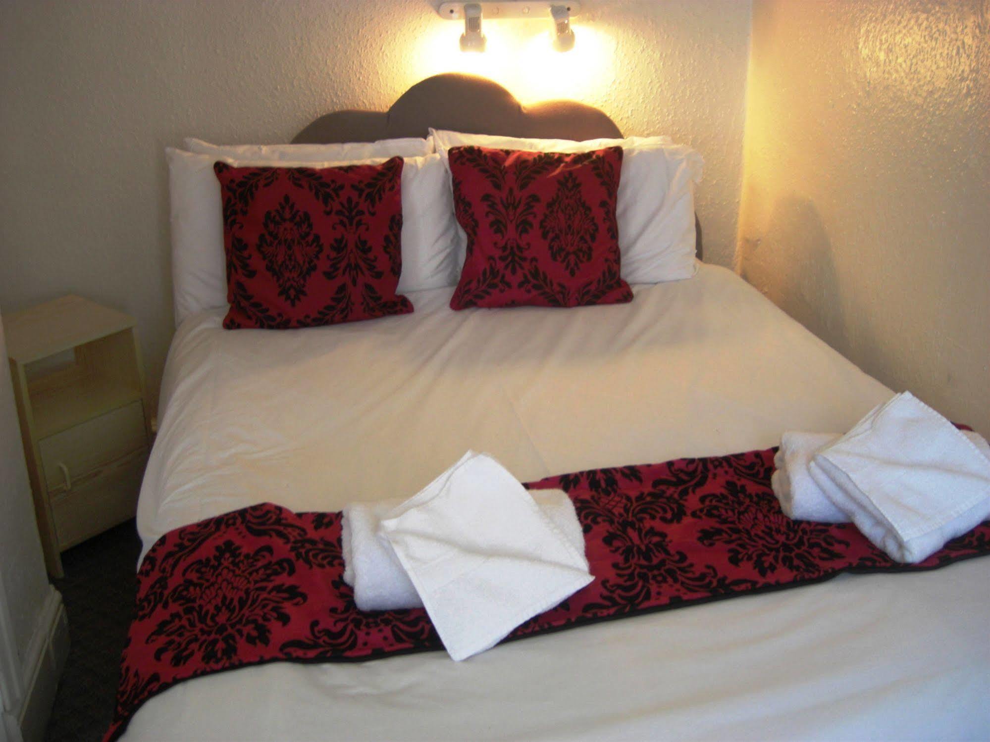 Hotel The 3*