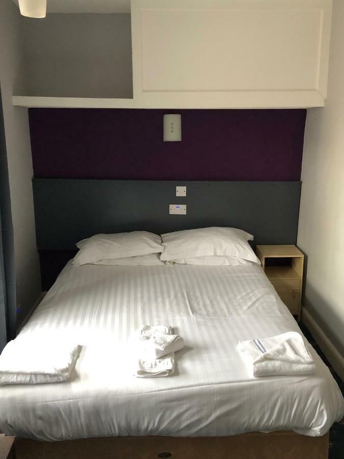 Hotel The 3*
