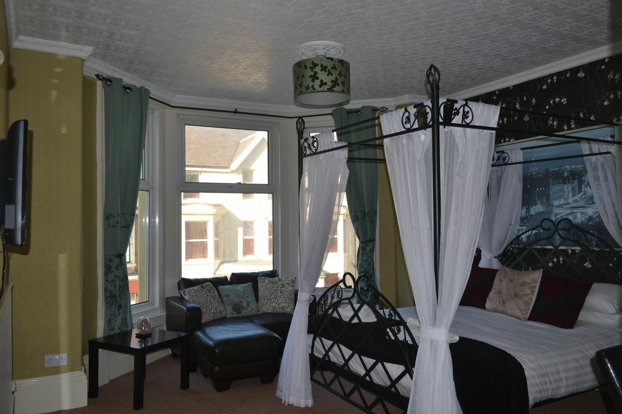 The Holmlea 3* Blackpool