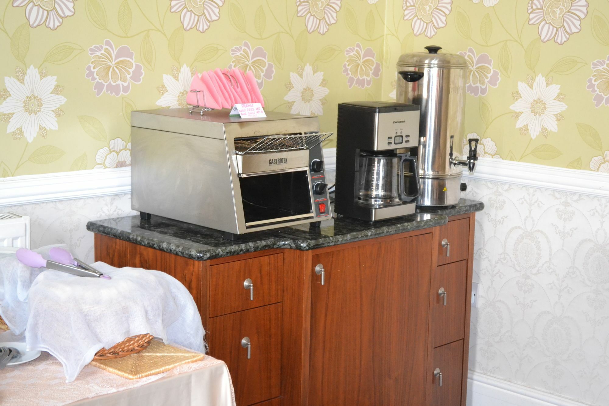 The Holmlea Guest house