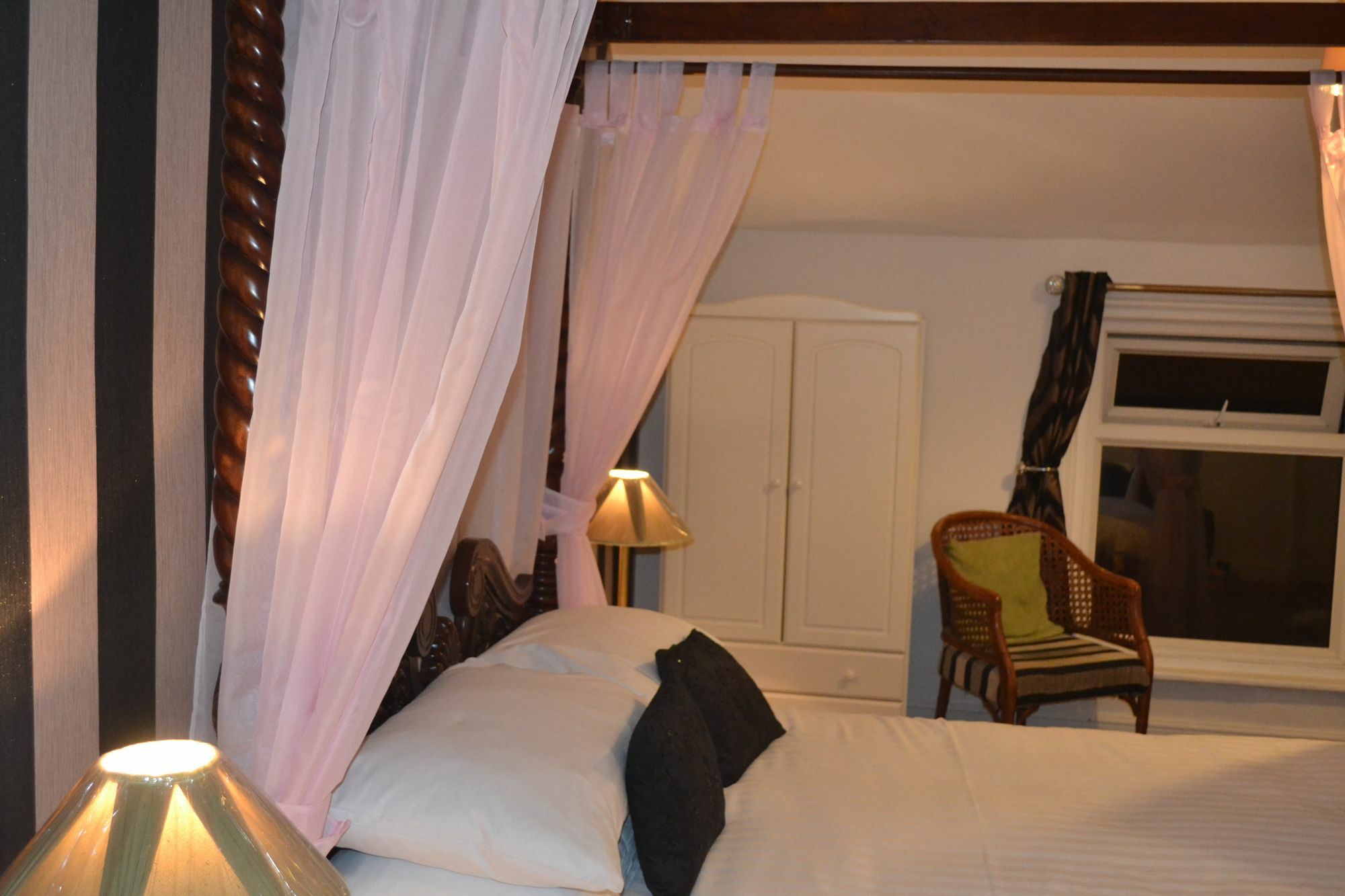 The Holmlea 3*