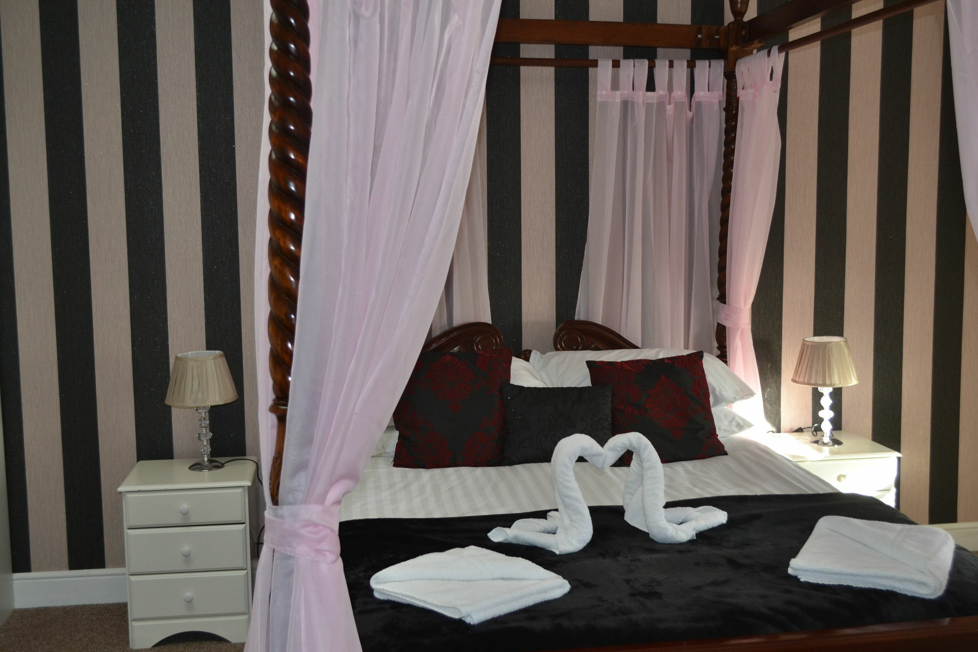 The Holmlea 3*