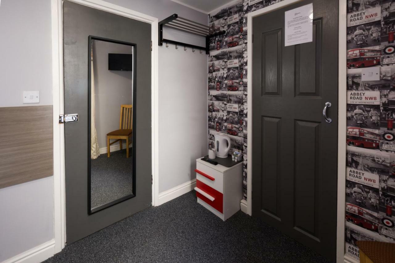Hotel The 3*
