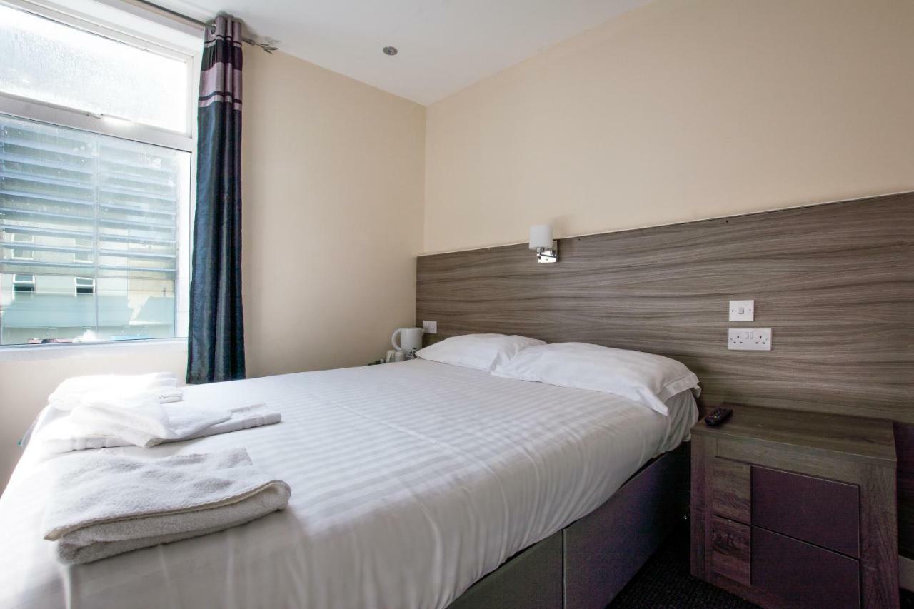 Hotel The 3*